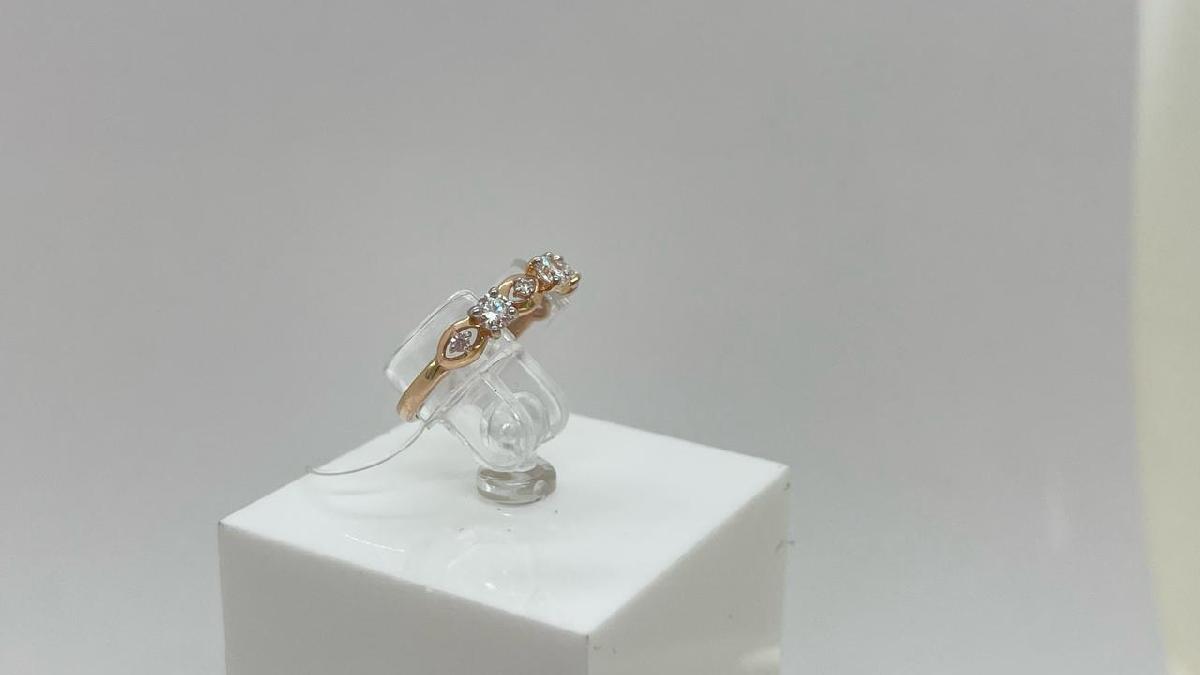 КОЛЬЦО С КАМНЯМИ (Au 585)