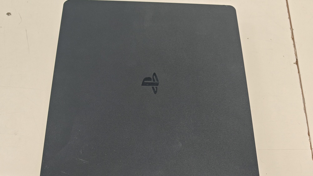Игровая приставка PlayStation 4 1Tb