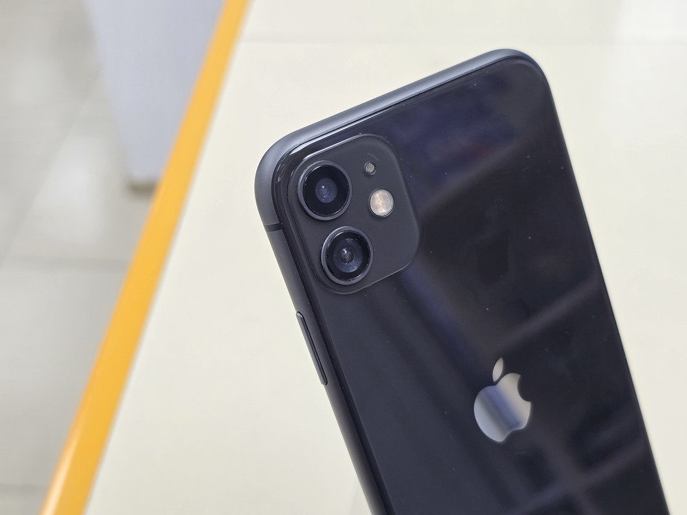 Смартфон Apple iPhone 11 64Gb