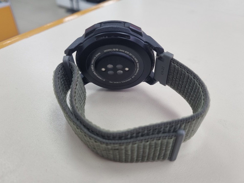 Смарт-часы Huawei ELA-B19