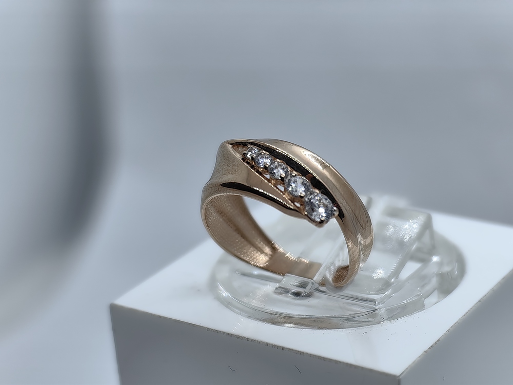 КОЛЬЦО С КАМНЯМИ (Au 585)