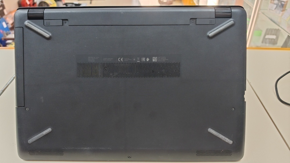 Ноутбук HP; Core i3-5005U, Intel HD Graphics 5500, 4 Гб, 500 Гб, Нет