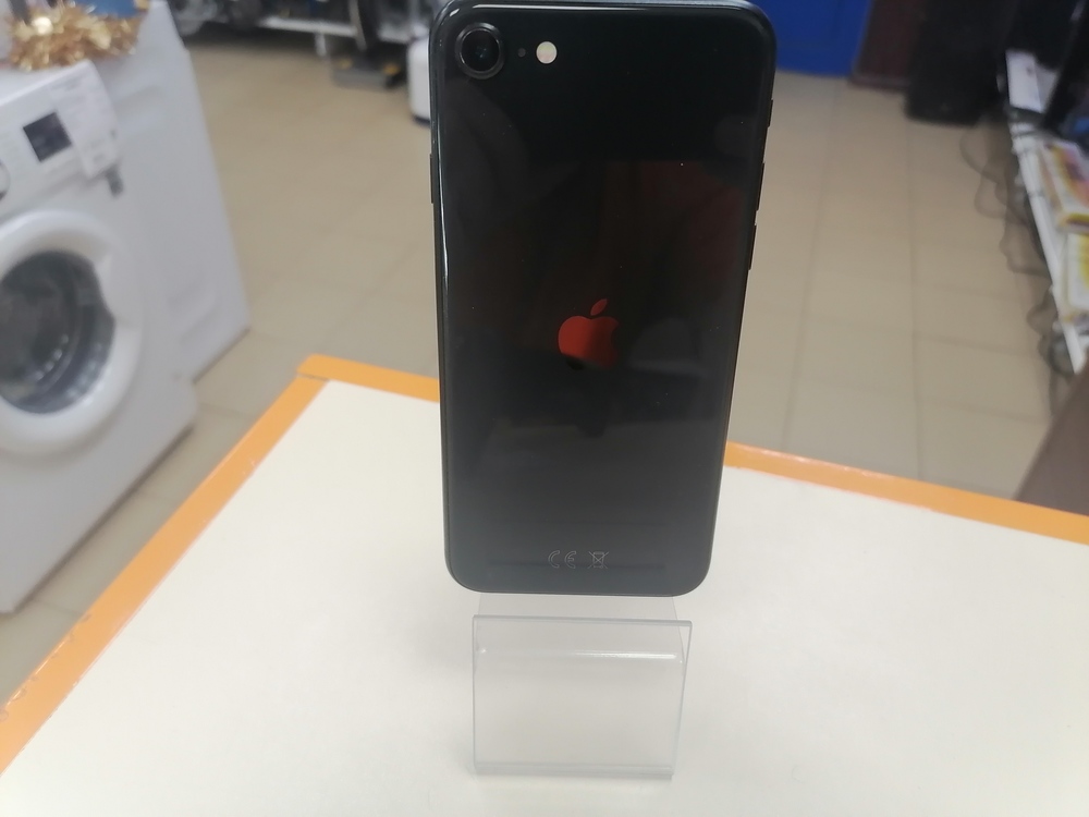 Смартфон Apple iPhone SE 2020 64Gb