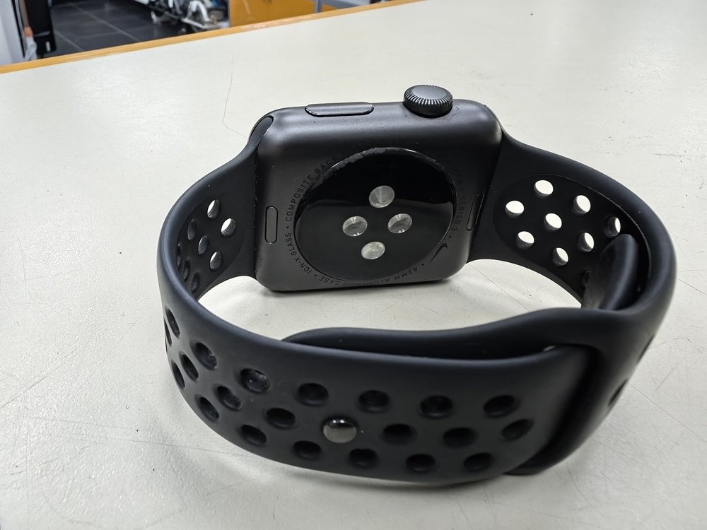 Смарт-часы Apple Watch Series 3 42 мм