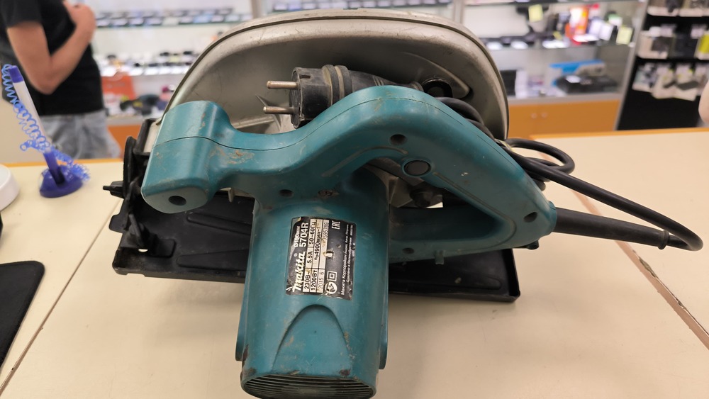 Дисковая пила Makita 5704R