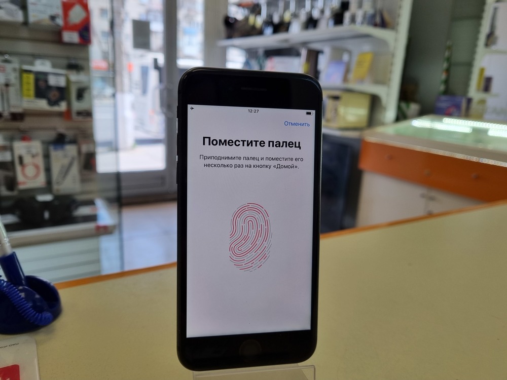 Смартфон Apple iPhone 8 64Gb