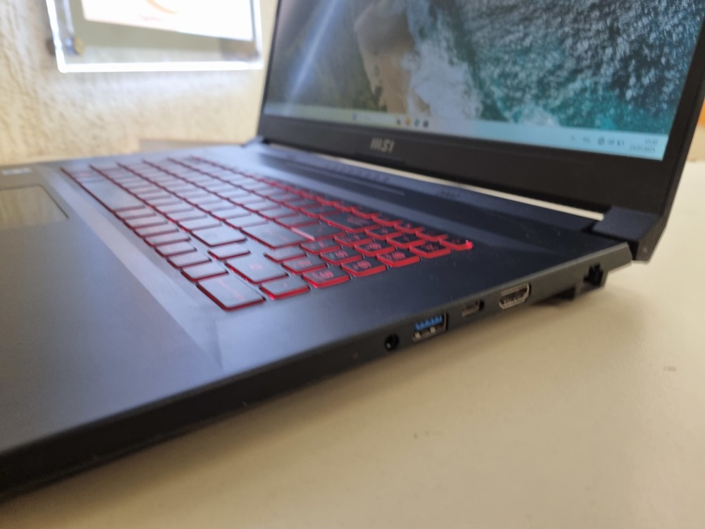 Ноутбук MSI Katana GF76 11UC-679XRU; Core i5 11400H, GeForce RTX 3050, 16 Гб, 512 GB, Нет