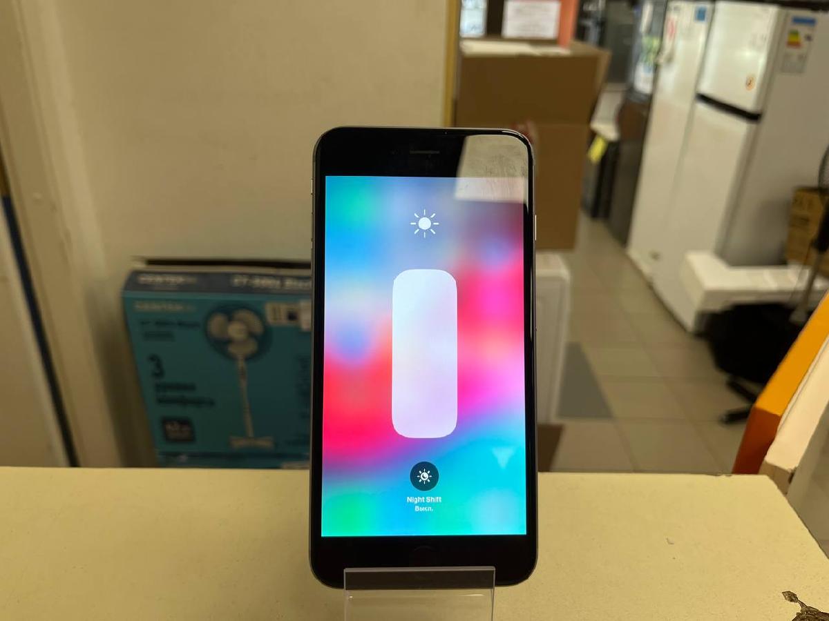 Смартфон Apple iPhone 6 Plus 64Gb