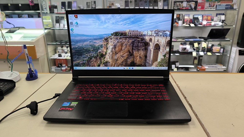 Ноутбук MSI gf63;  Core I5-11400H, GeForce RTX 3050 Ti, 24 Гб, 512 GB, Нет