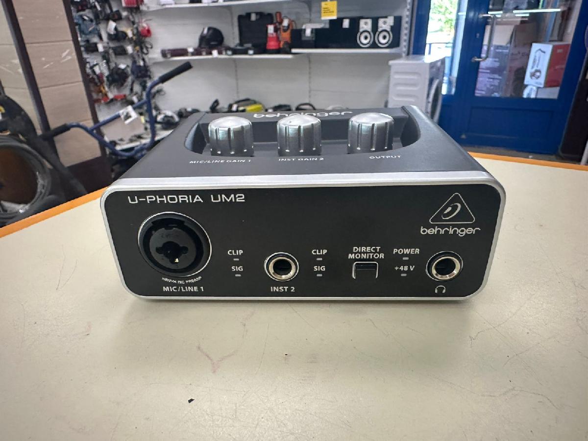 Внешняя звуковая карта BREHRINGER U-PHORIA UM2 