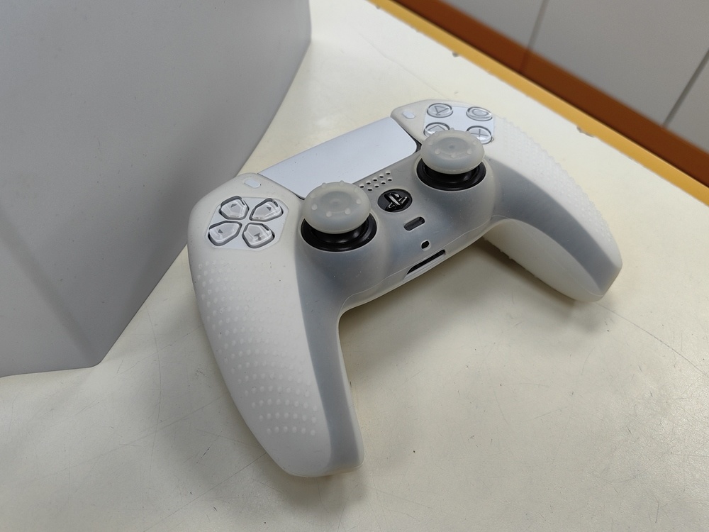 Игровая приставка PlayStation 5 825Gb (С дисководом)