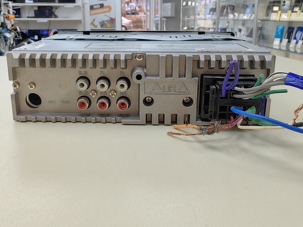 Автомагнитола Aura AMH-520BT