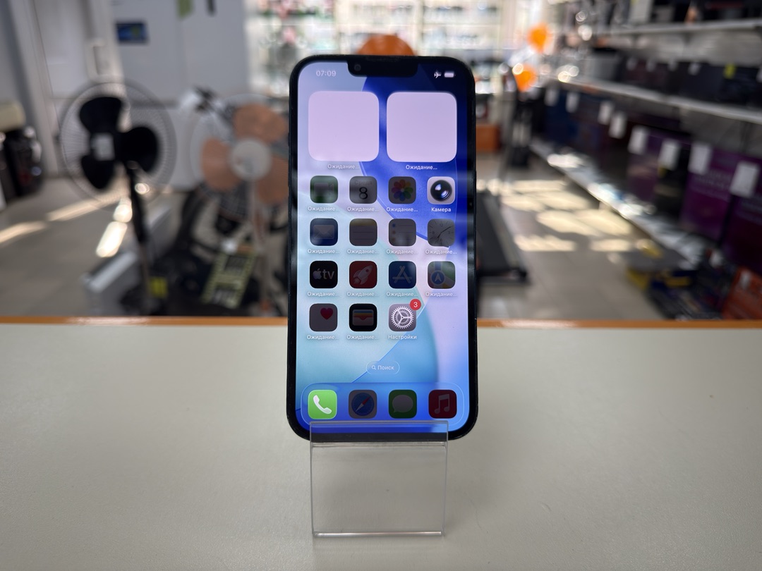 Смартфон Apple iPhone 13 128Gb