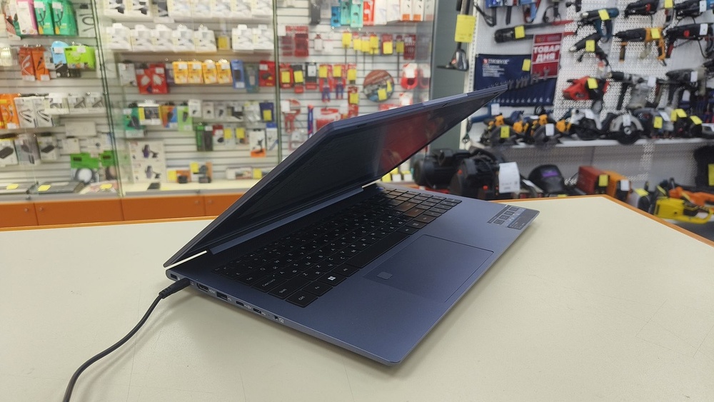 Ноутбук Dexp Atlas; Core i3-1215U, Intel UHD Graphics, 8 Гб, 250 Гб, Нет