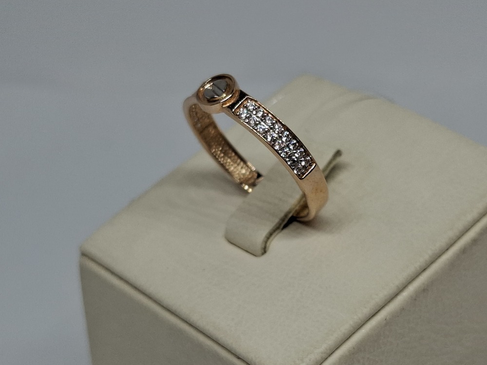 КОЛЬЦО С КАМНЯМИ (Au 585)