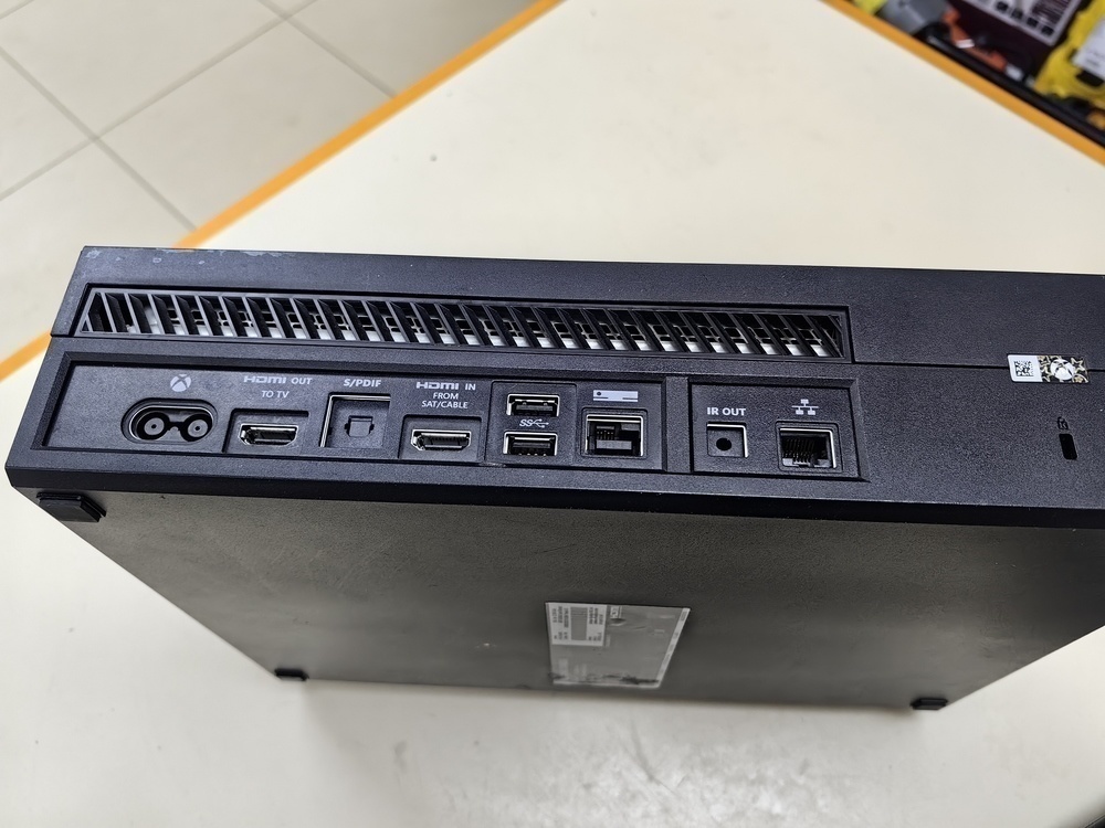 Игровая приставка Xbox One 500Gb