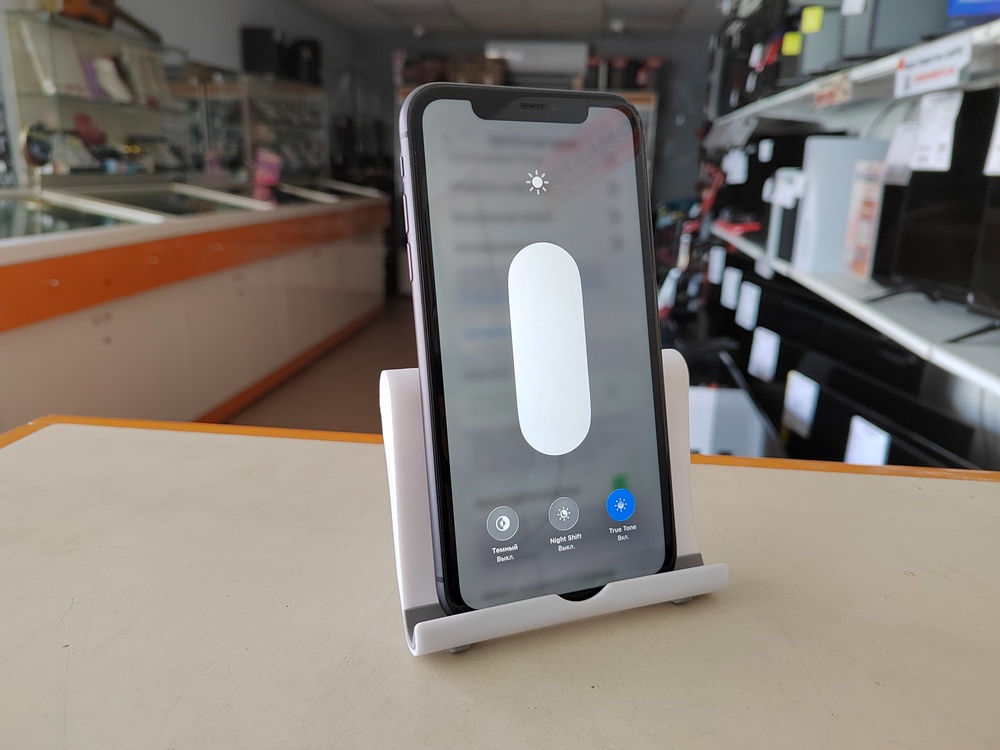 Смартфон Apple iPhone 11 64Gb