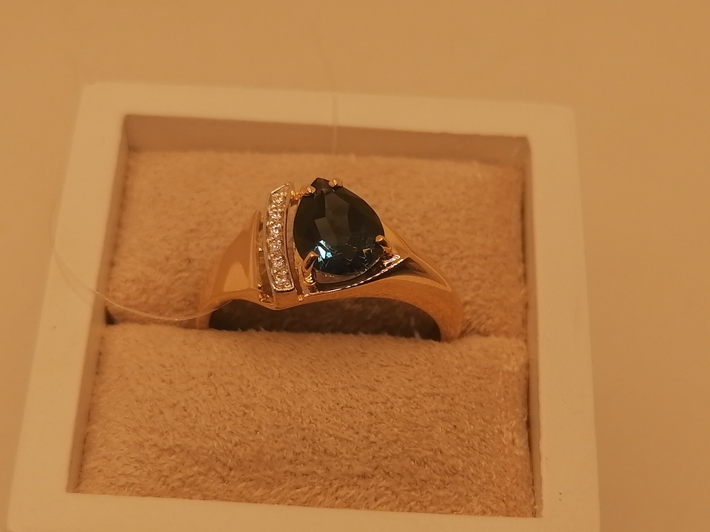 КОЛЬЦО ЛОНДОН-ТОПАЗ с камнями (Au 585)