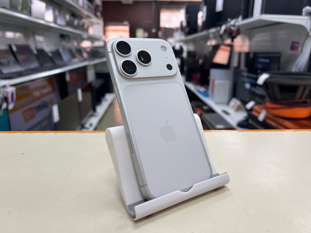 Смартфон Apple Iphone 17 Pro 256Gb