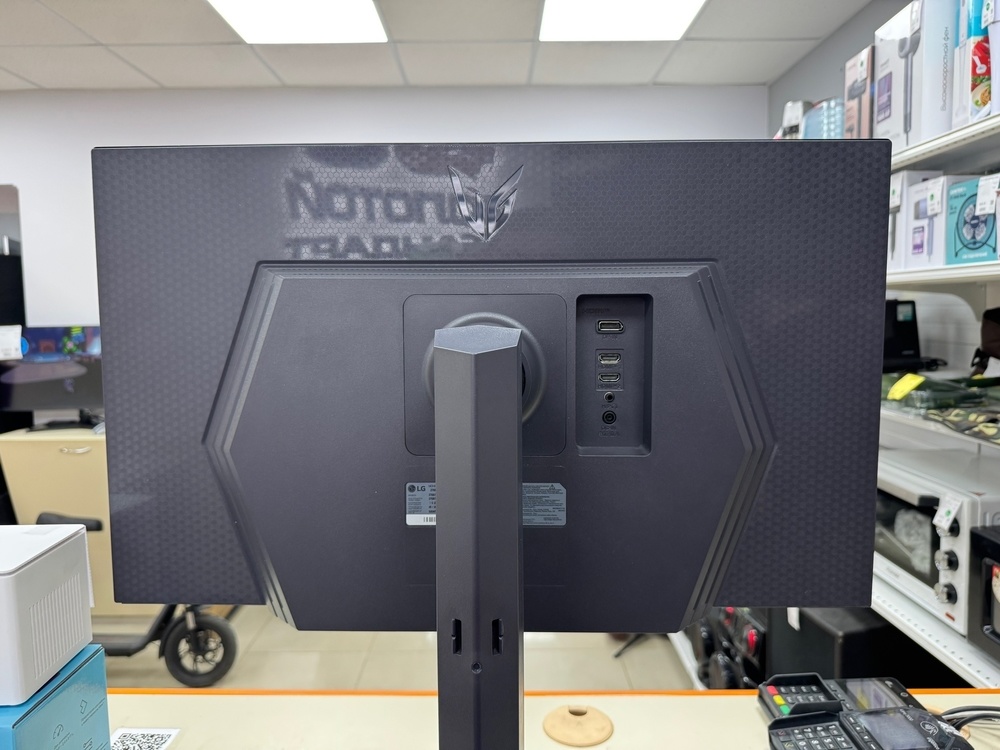 Монитор LG 27GS75Q
