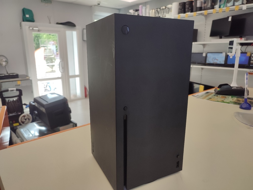 Игровая приставка Xbox Series X 1Tb