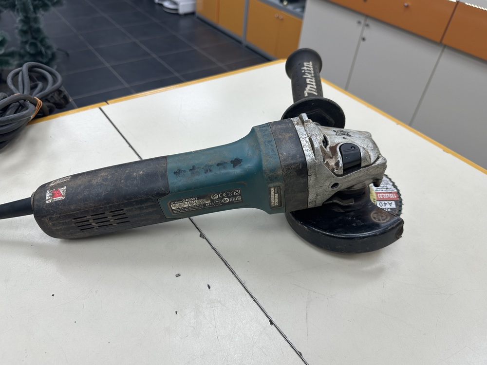 Угловая шлифмашина Makita 5030