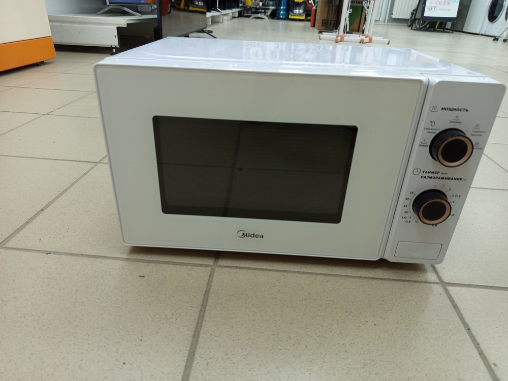 Микроволновая печь Midea MM720S220-W