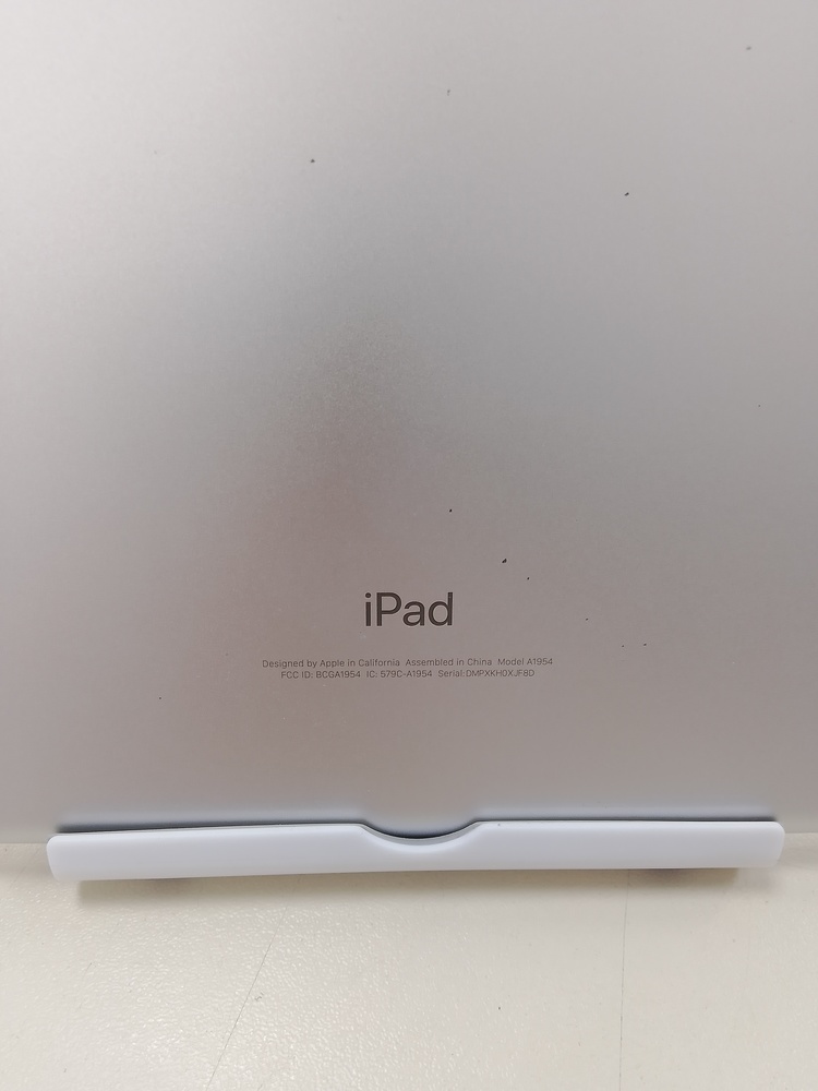 Планшет Apple IPad 6 32 ГБ A1954 (Wi-Fi + Cellular)