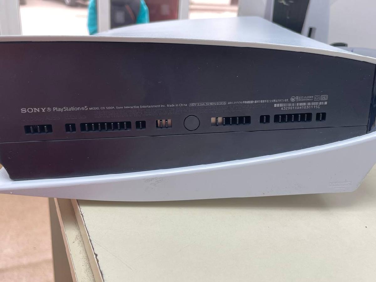 Игровая приставка PlayStation 5 825Gb (С дисководом)