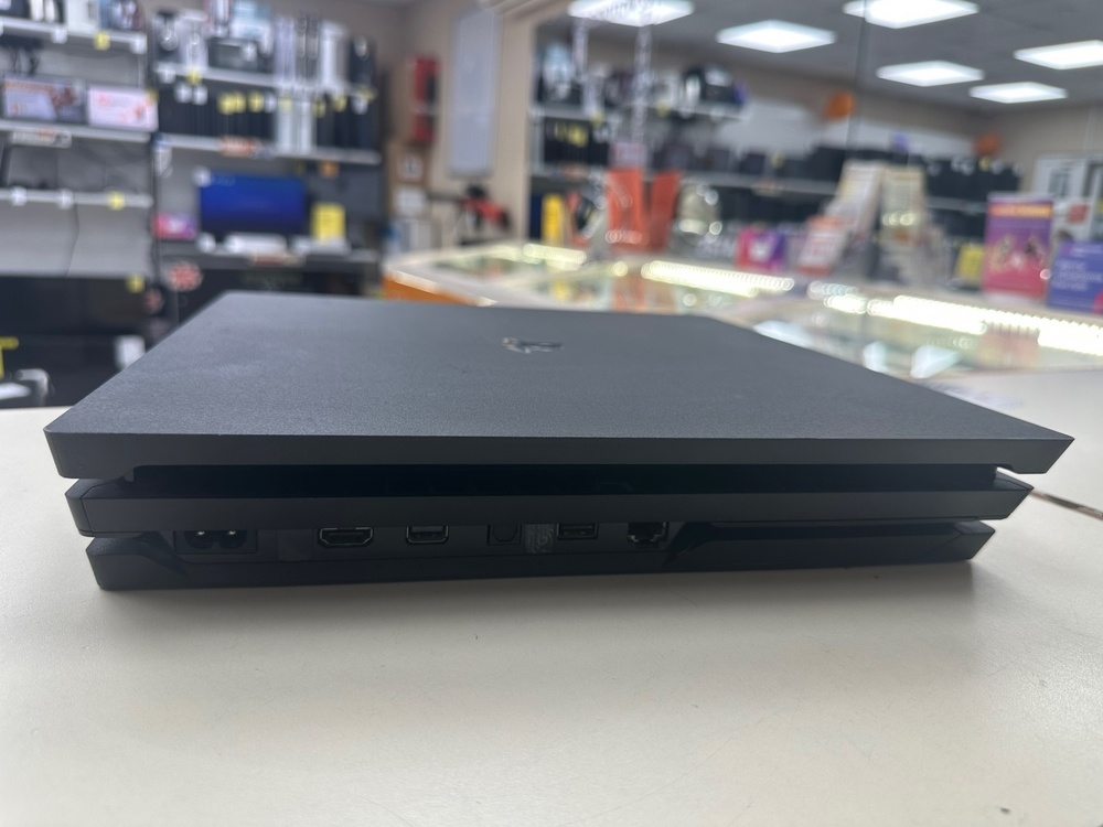Игровая приставка PlayStation 4 Pro 1Tb