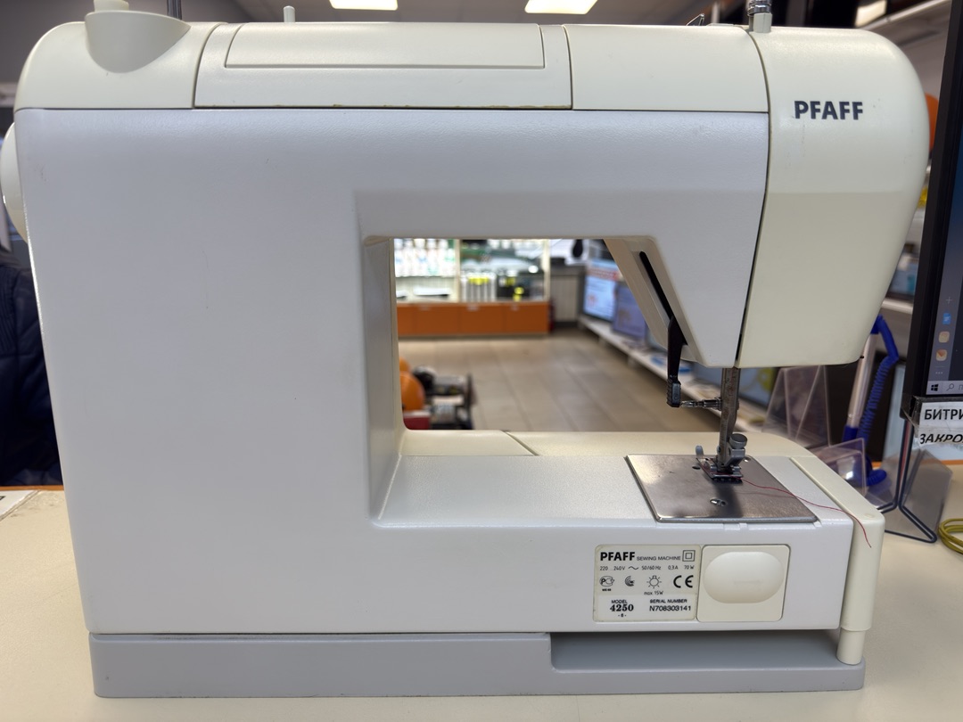 Швейная машина Pfaff Hobby 4250