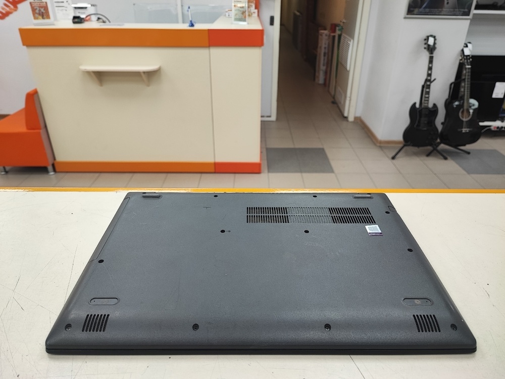 Ноутбук Lenovo; Ryzen 3 2200U, Radeon Vega 3, 12 Гб, 256 Гб, Нет