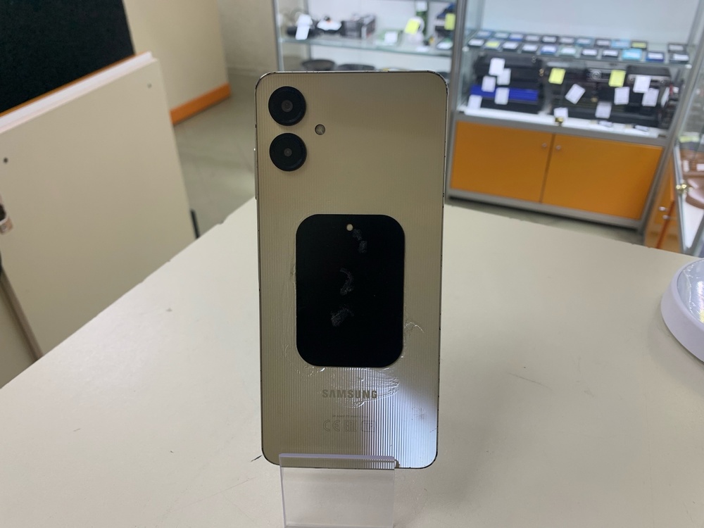 Смартфон Samsung Galaxy A06 6/128