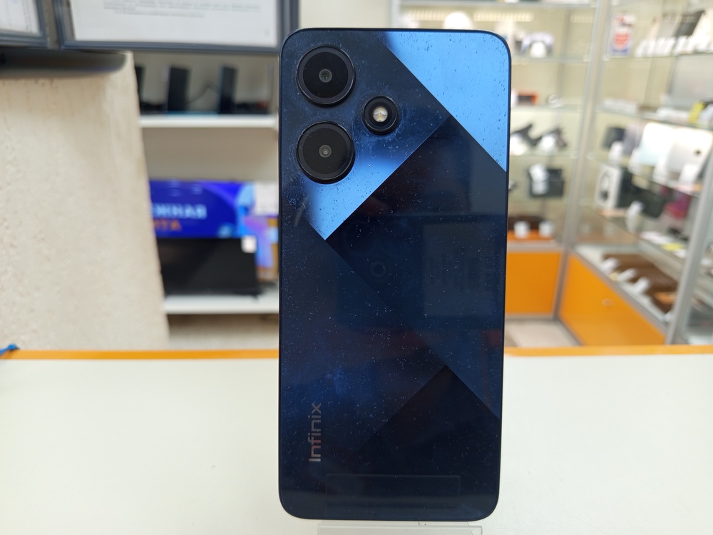 Смартфон Infinix HOT 30i 8/128