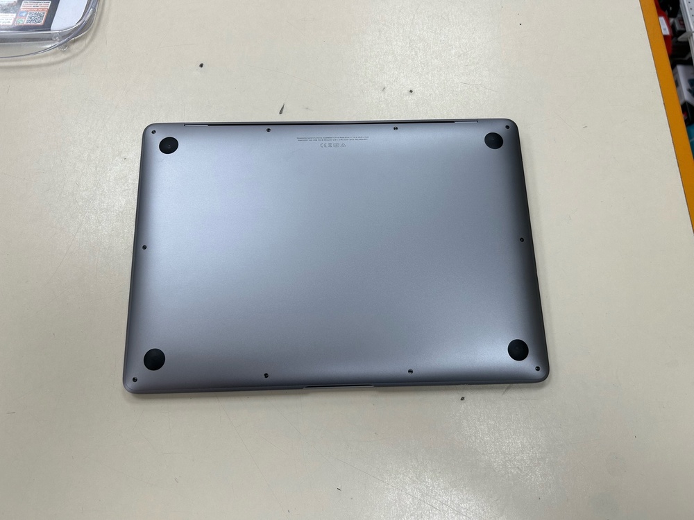 Ноутбук Apple Macbook Retina 13 M1 (A2337)