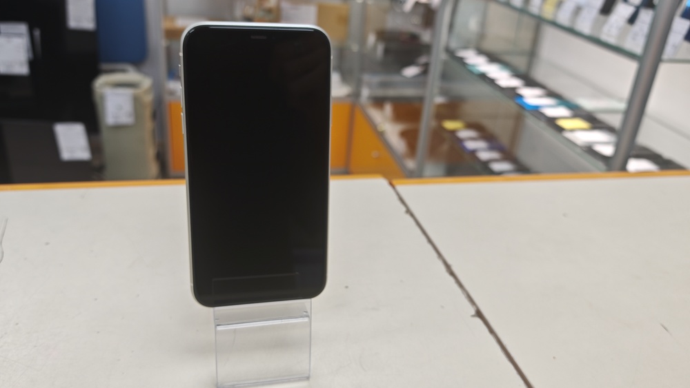 Смартфон Apple iPhone 11 64Gb