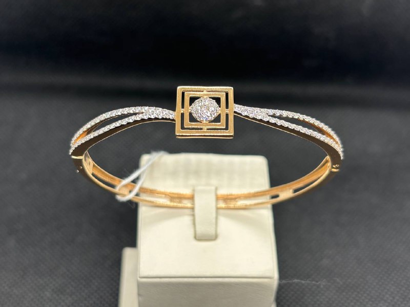 Б585 БРАСЛЕТ С КАМНЯМИ (Au 585)