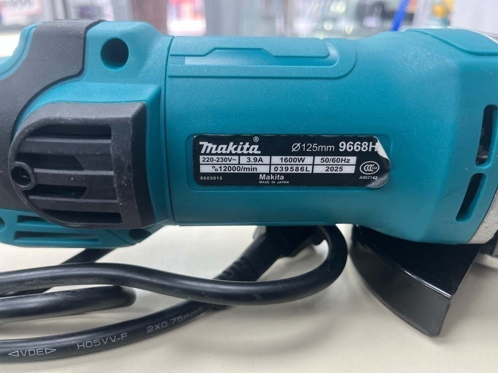 Угловая шлифмашина Makita 9558HN