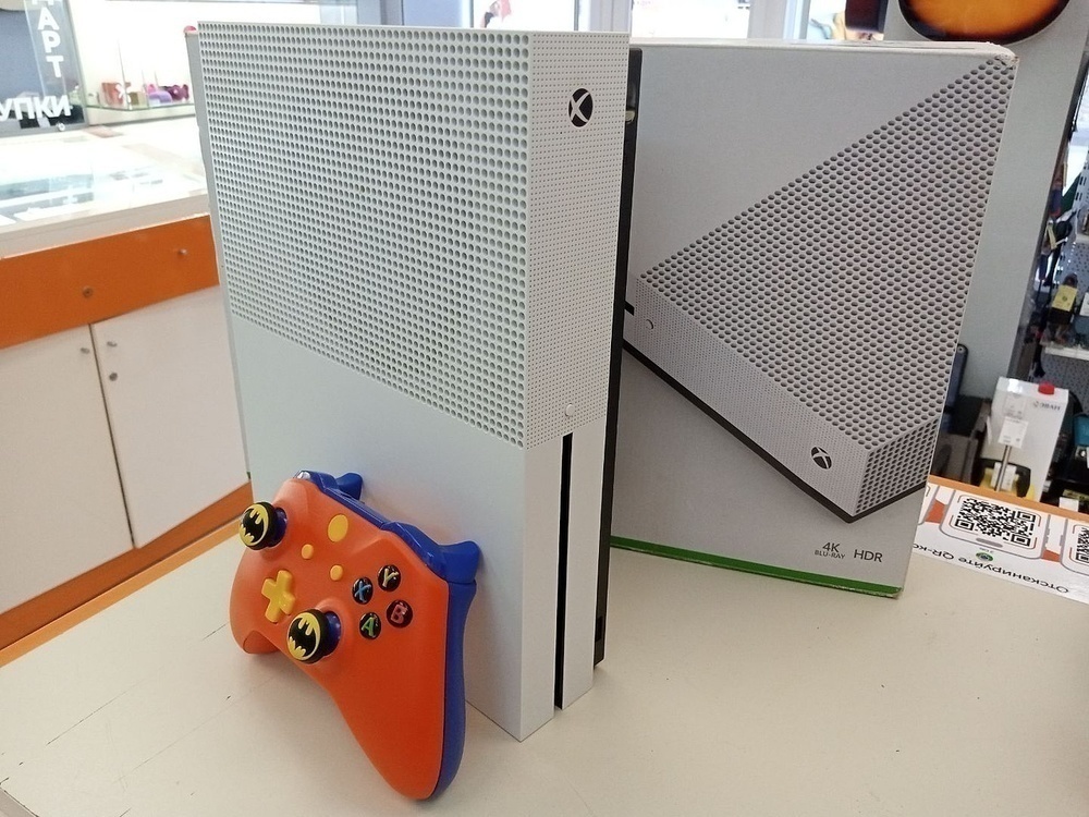 Игровая приставка Xbox One S 1TB Игровая приставка Xbox One S 1TB