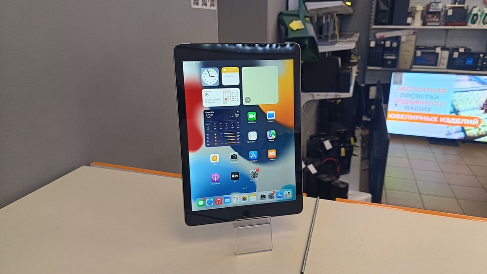 Планшет Apple IPad Air 2 64 ГБ A1567 (Wi-Fi)