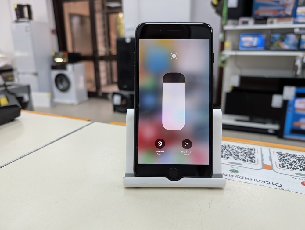Смартфон Apple iPhone 7 Plus 32Gb