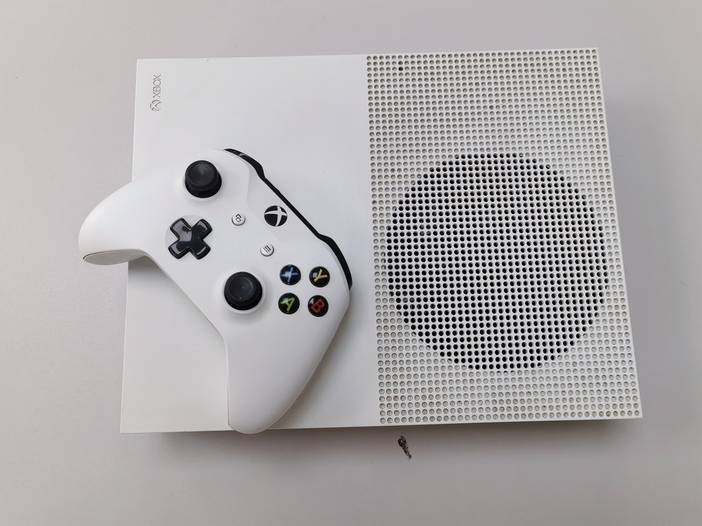 Игровая приставка Xbox One 1 Tb