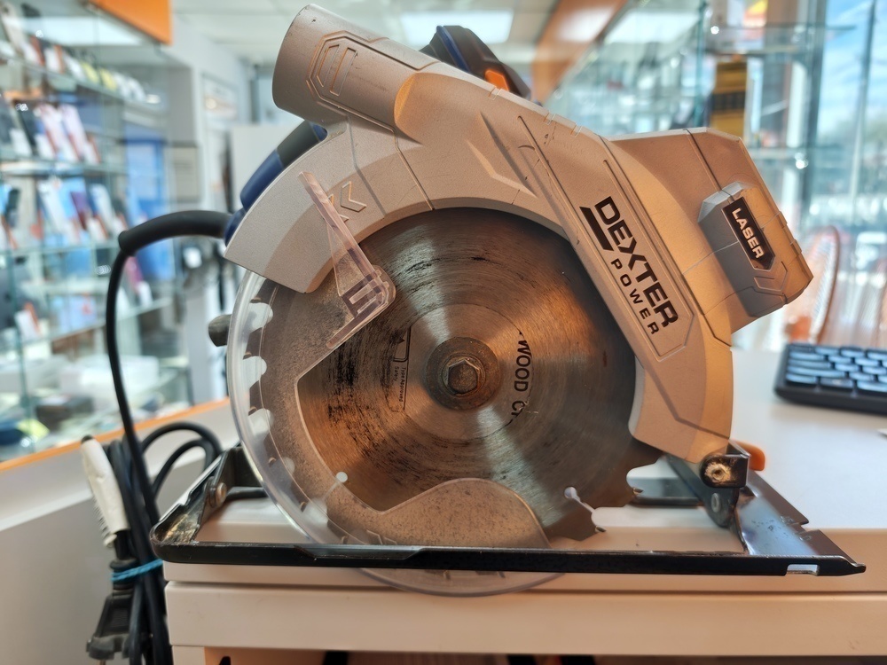 Дисковая пила Dexter IC1300CS