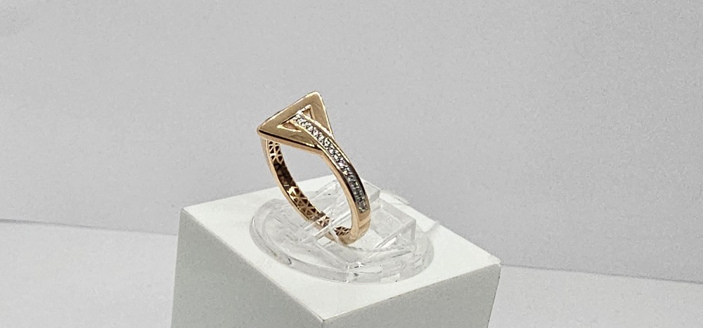 КОЛЬЦО С КАМНЯМИ (Au 585)