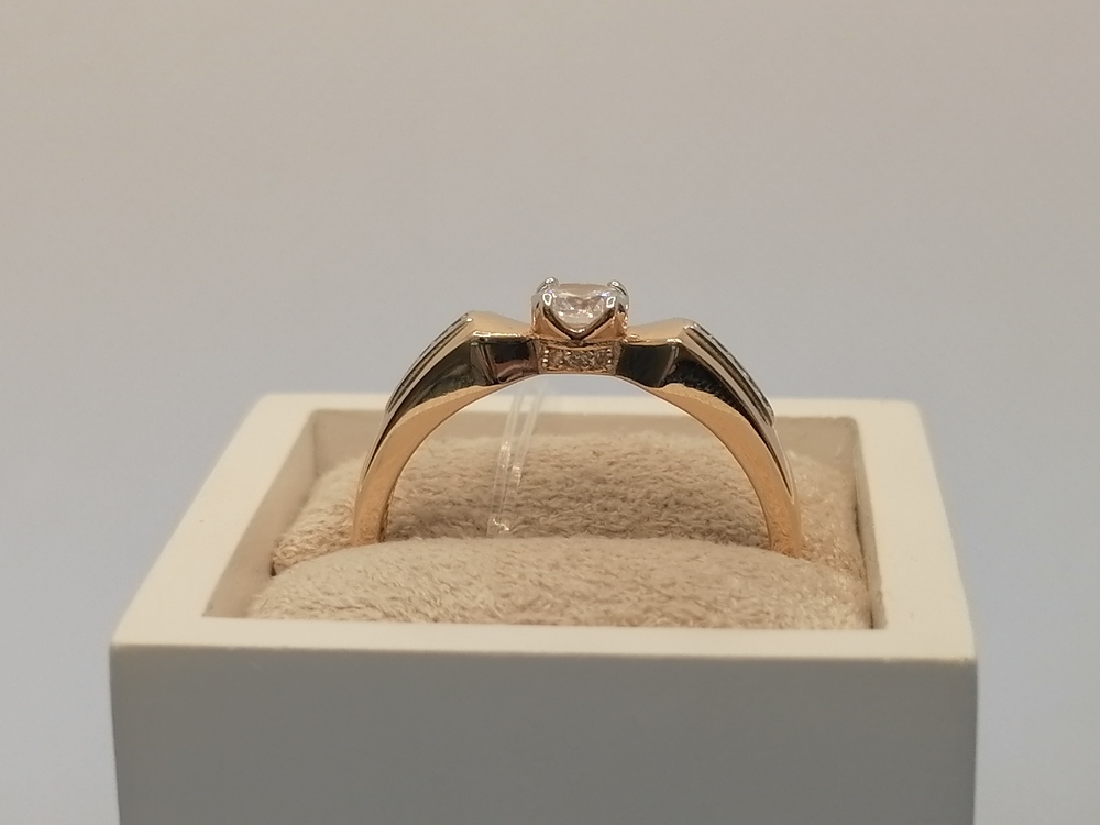 КОЛЬЦО С КАМНЯМИ (Au 585)