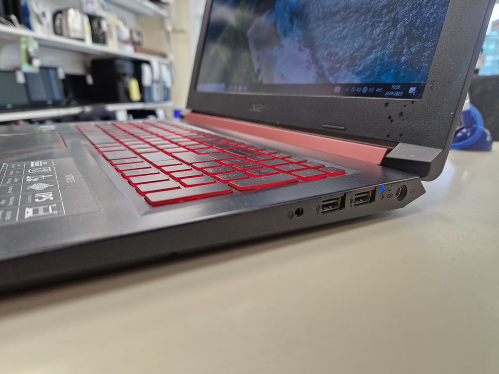 Ноутбук Acer; Core i5-8300H, GeForce GTX 1050 Ti, 16 Гб, 240 Гб, Нет
