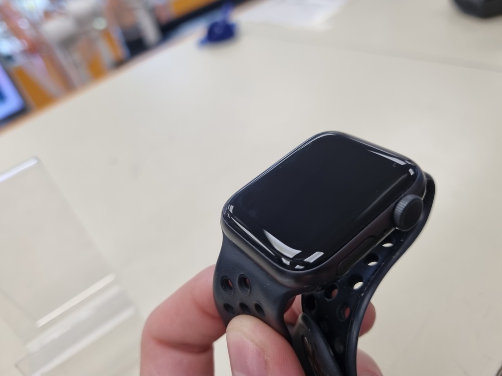 Смарт-часы Apple Watch SE 40mm
