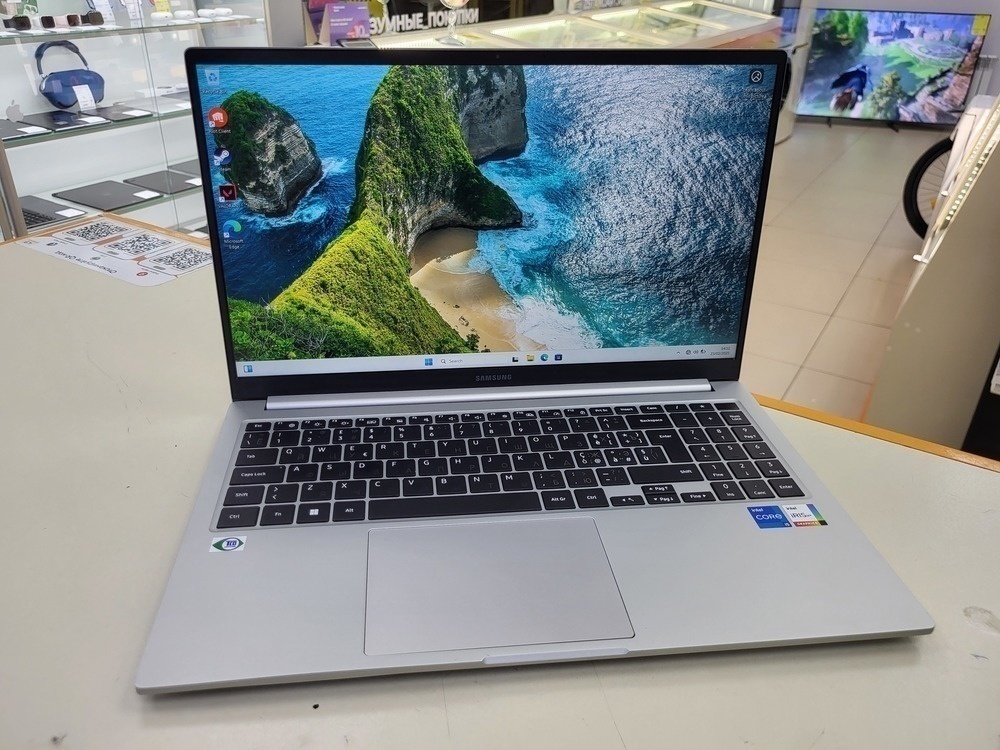 Ноутбук Samsung; Core i5-1235U, AMD Graphics, 8 Гб, 512 GB, Нет