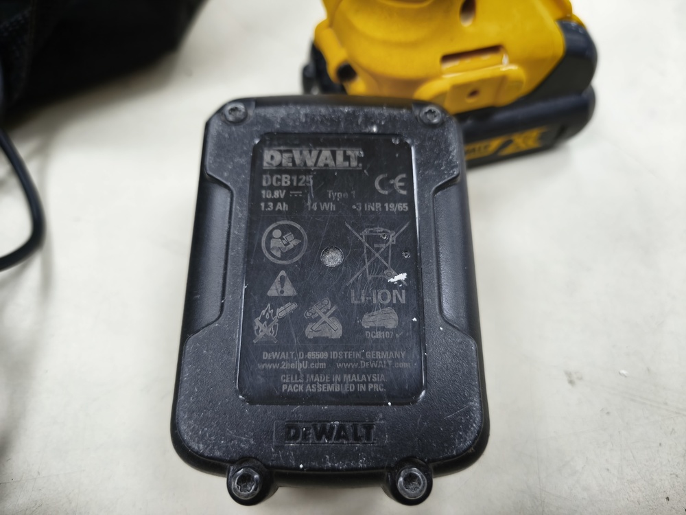 Шуруповерт Dewalt DCD 700-KS