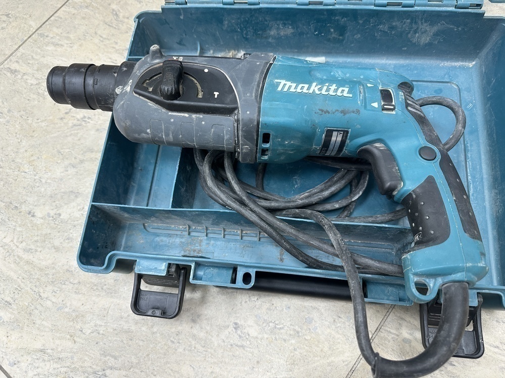 Перфоратор Makita HR2470